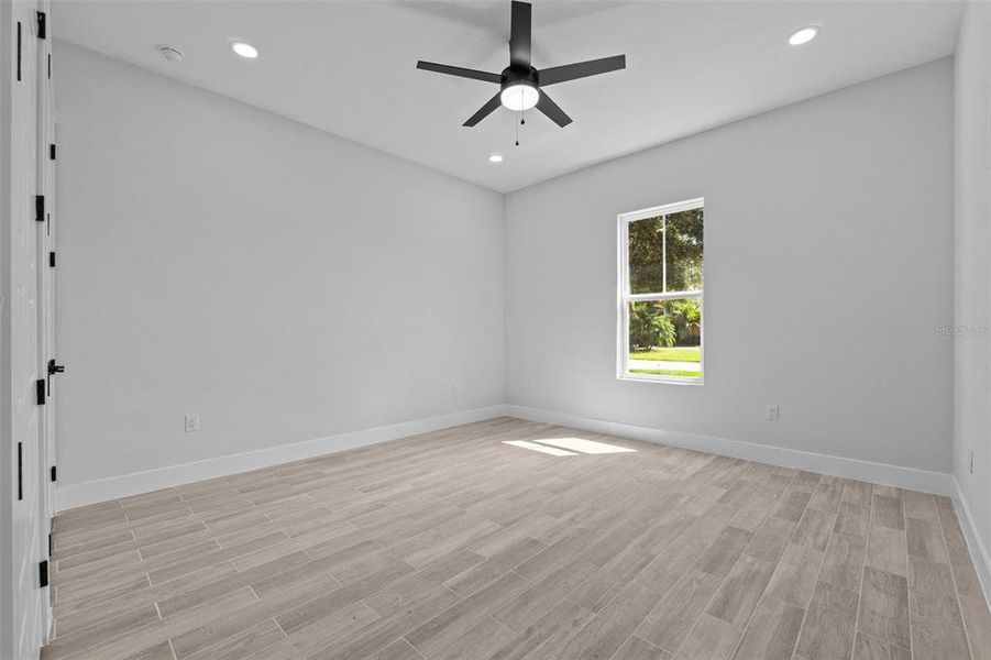 Spacious, unfurnished interior of a new home in , Winter Haven (Image 41).