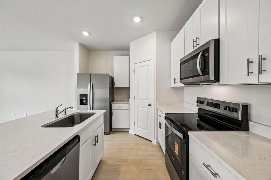 646 Salisbury Cir- (14)
