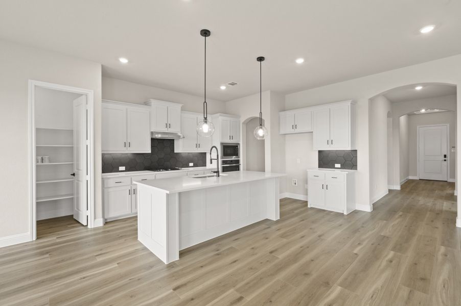 Furnished interior view inside a new home in Myrtle Creek, Waxahachie (Image 6).