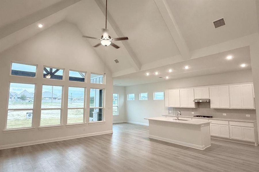 Spacious, unfurnished interior of a new home in Ridge Park Estates, Royse City (Image 12).