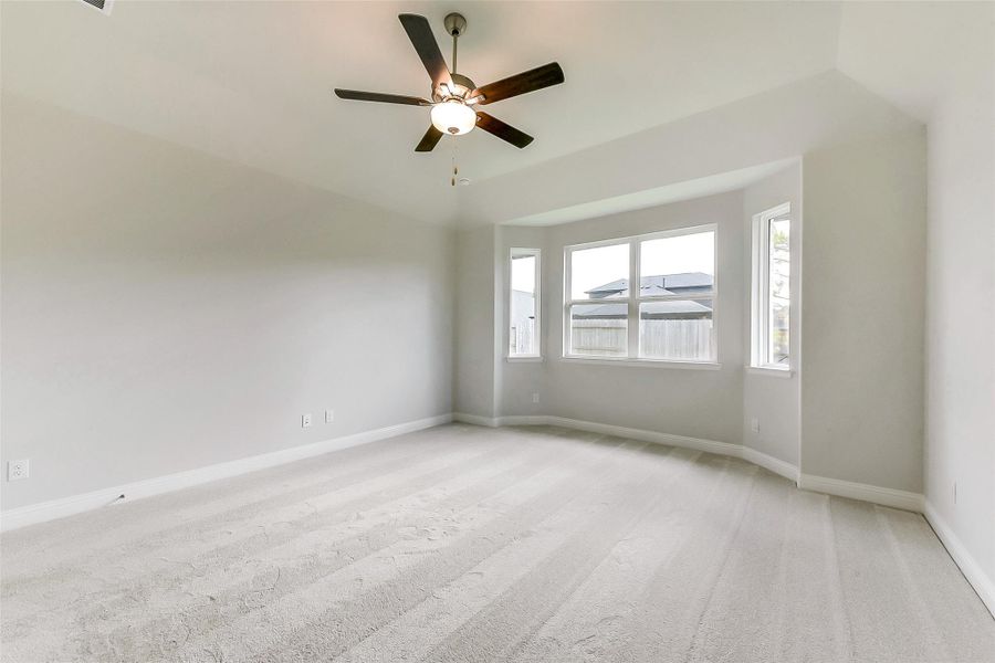 Spacious, unfurnished interior of a new home in Evergreen 40', Conroe (Image 17).
