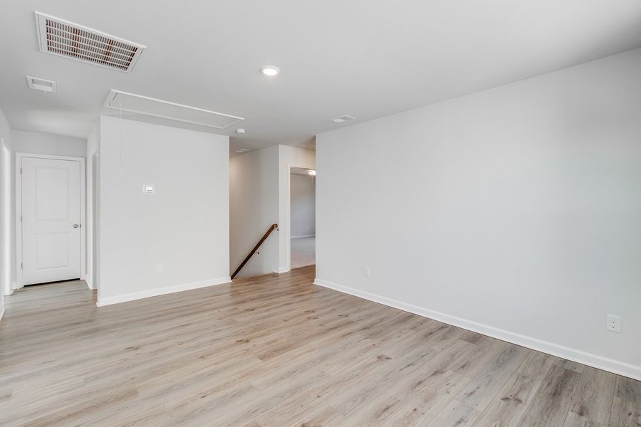 Spacious, unfurnished interior of a new home in Bluefield, Lexington (Image 28). Spacious, unfurnished interior of a new home in Bluefield, Lexington (Image 28).