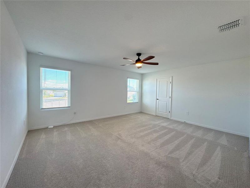 Spacious, unfurnished interior of a new home in Marion Creek, Haines City (Image 23).