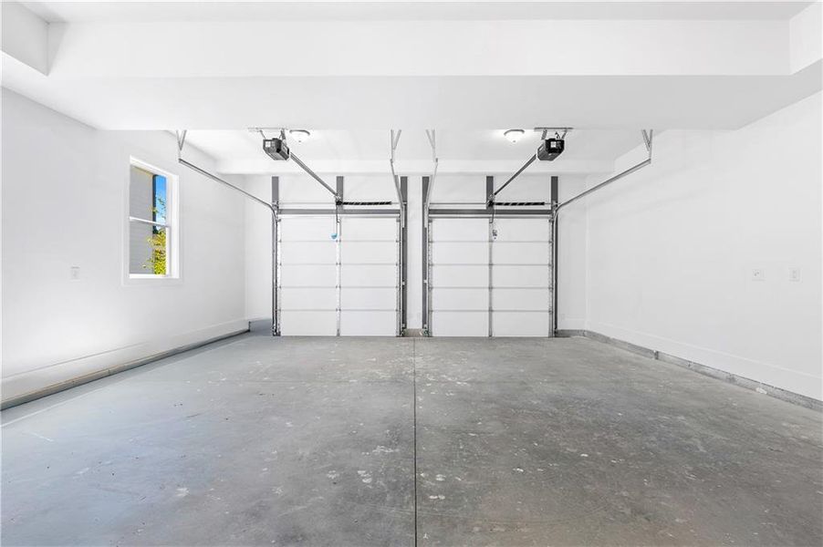 Spacious, unfurnished interior of a new home in , Brookhaven (Image 42).
