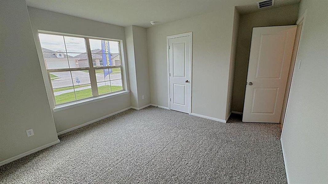 Spacious, unfurnished interior of a new home in Highlands at Chapel Creek, Fort Worth (Image 12).