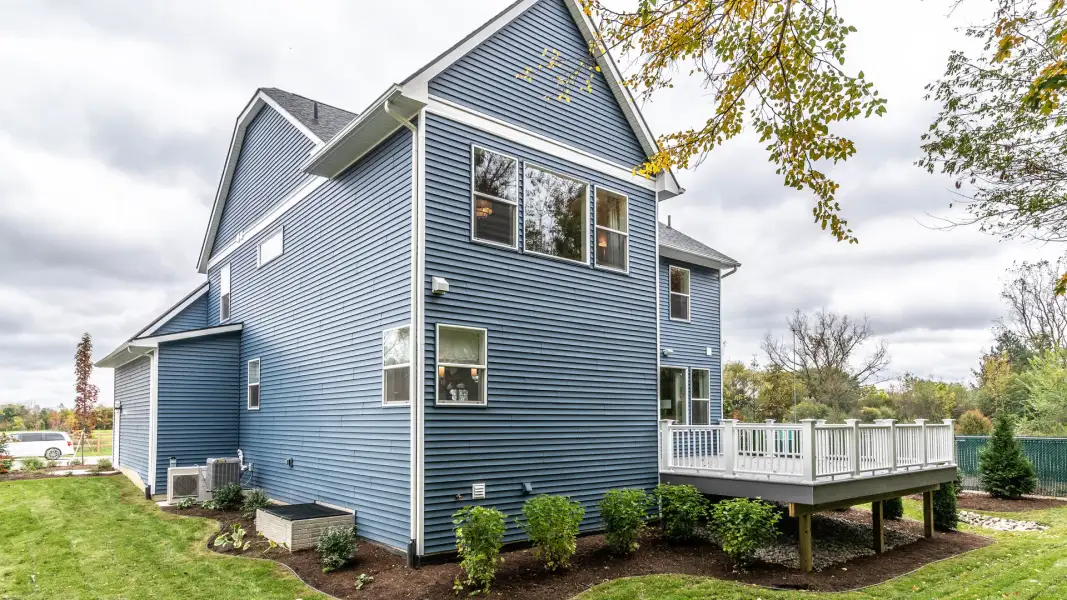 Representative exterior details of a home built from the The Yorkshire by Norfolk Homes in Offsite Builds Southern Michigan, Ann Arbor (Image 3).