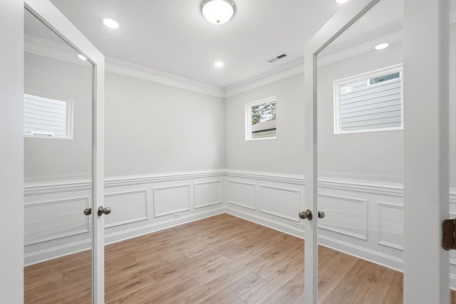 Spacious, unfurnished interior of a new home in Caldwell Forest, Charlotte (Image 21).