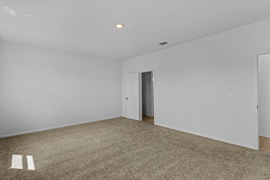 Spacious, unfurnished interior of a new home in Bar W Ranch, Georgetown (Image 24). Spacious, unfurnished interior of a new home in Bar W Ranch, Georgetown (Image 24).