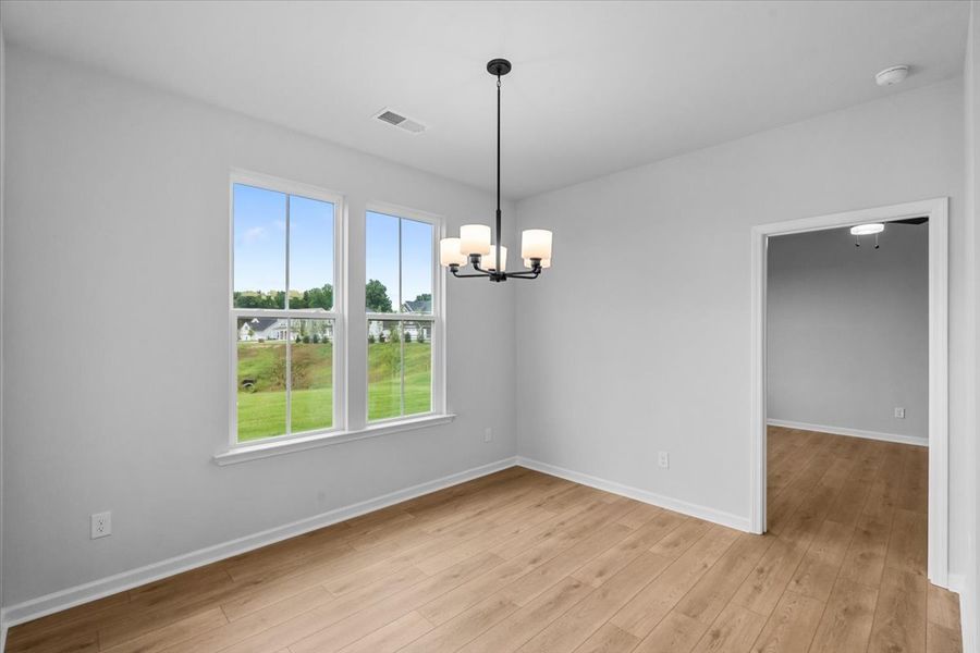 Spacious, unfurnished interior of a new home in Fieldstone, Lexington (Image 25).