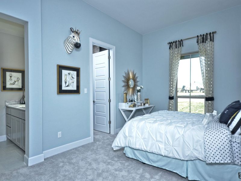 Representative furnished interior of a home built from the San Simeon I by Giddens Homes in Clearwater Ranch, Liberty Hill (Image 210).