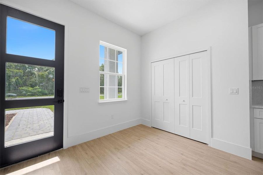 Spacious, unfurnished interior of a new home in , Ocala (Image 26).