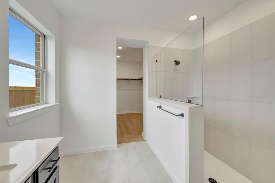 Furnished interior view inside a new home in Beacon Point at Lago Mar 50’ Homesites, Texas City (Image 6).