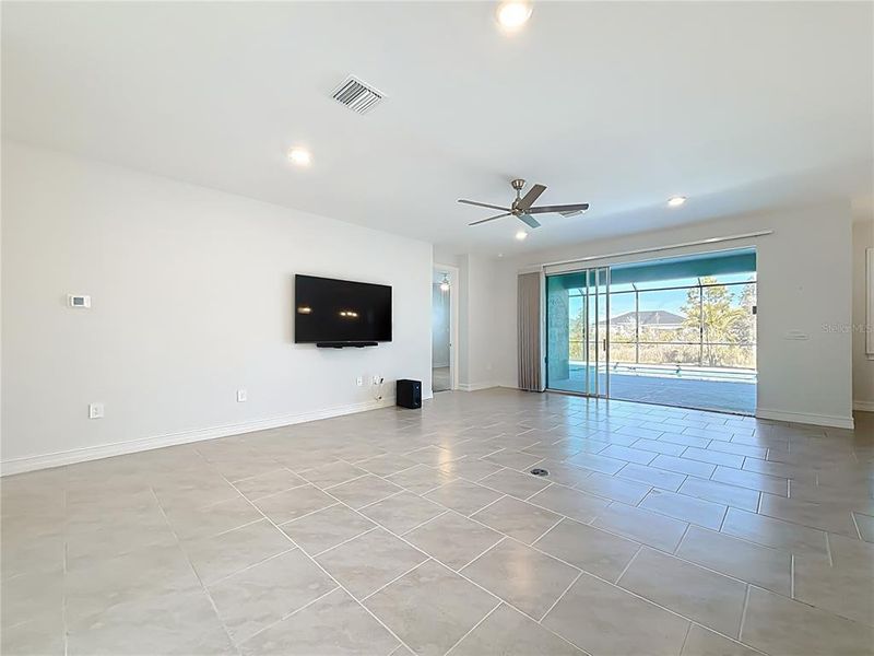 Spacious, unfurnished interior of a new home in , Port Charlotte (Image 27).