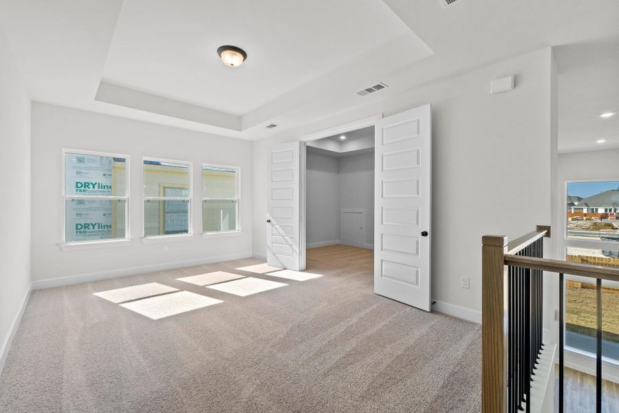 Spacious, unfurnished interior of a new home in Lariat, Liberty Hill (Image 31).