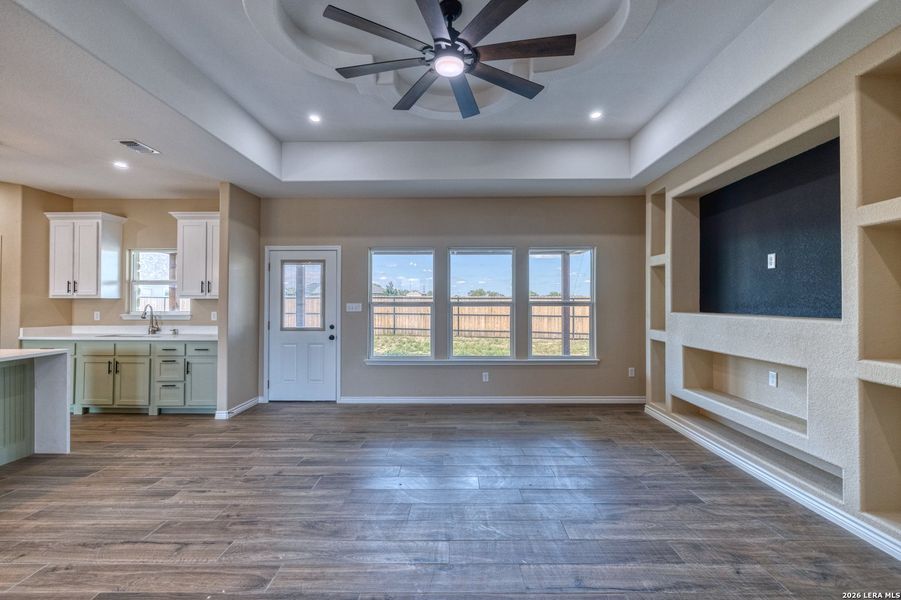 Spacious, unfurnished interior of a new home in , Uvalde (Image 22).