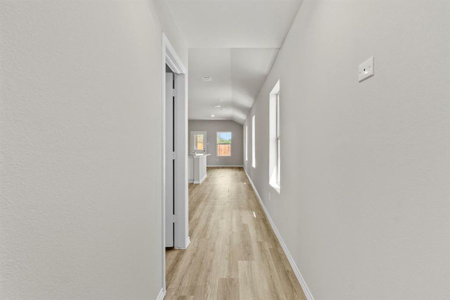 Spacious, unfurnished interior of a new home in Meadowbrook Estates, Cleburne (Image 19).