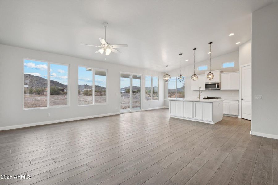 1,658 Kitchen 1 - 192jpg 1,658 Kitchen 1 - 192jpg