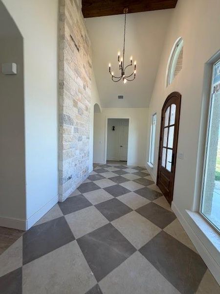 Spacious, unfurnished interior of a new home in , Weatherford (Image 17).