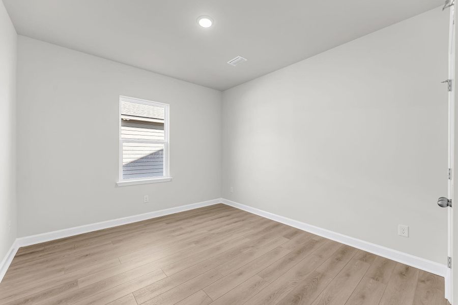 Spacious, unfurnished interior of a new home in , Ravenel (Image 24).