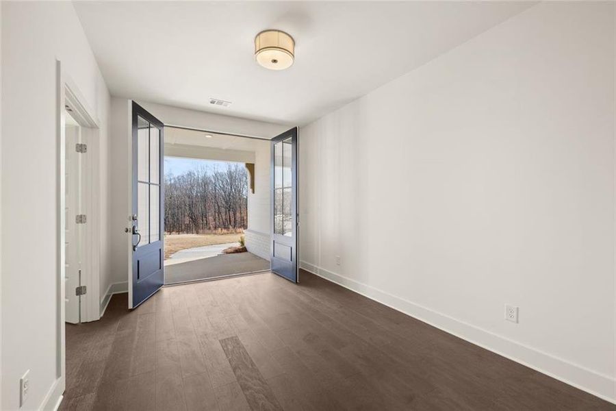 Spacious, unfurnished interior of a new home in , Gainesville (Image 21).