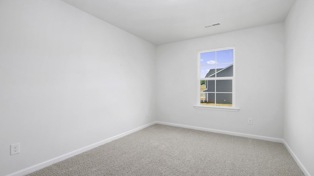 Spacious, unfurnished interior of a new home in Willow Mill, Thomasville (Image 10).