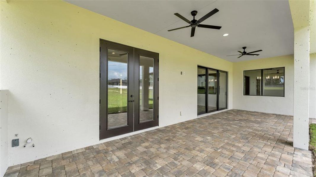 Exterior details and patio area of a home in , Lakeland (Image 4).