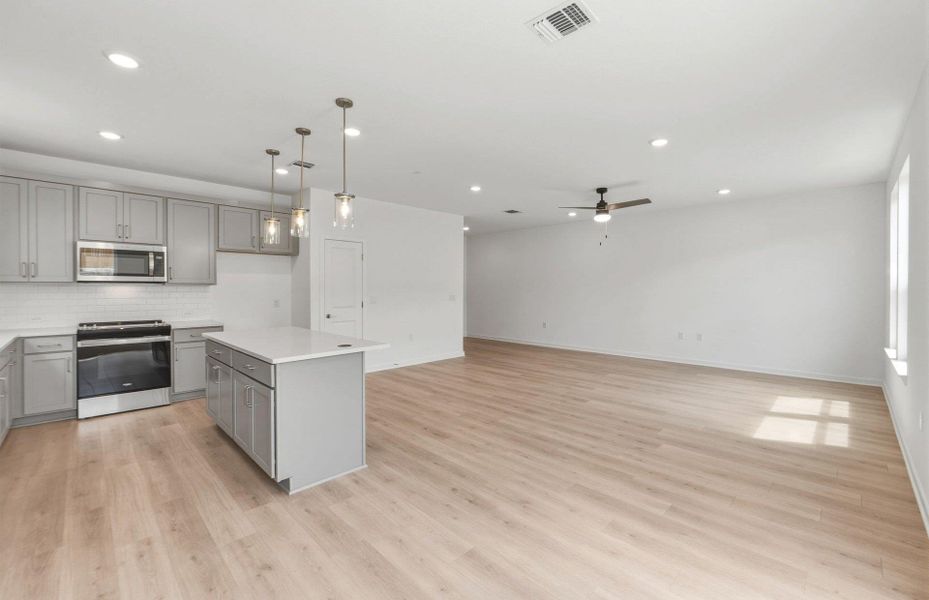Spacious, unfurnished interior of a new home in Cameron Place, Manor (Image 15).