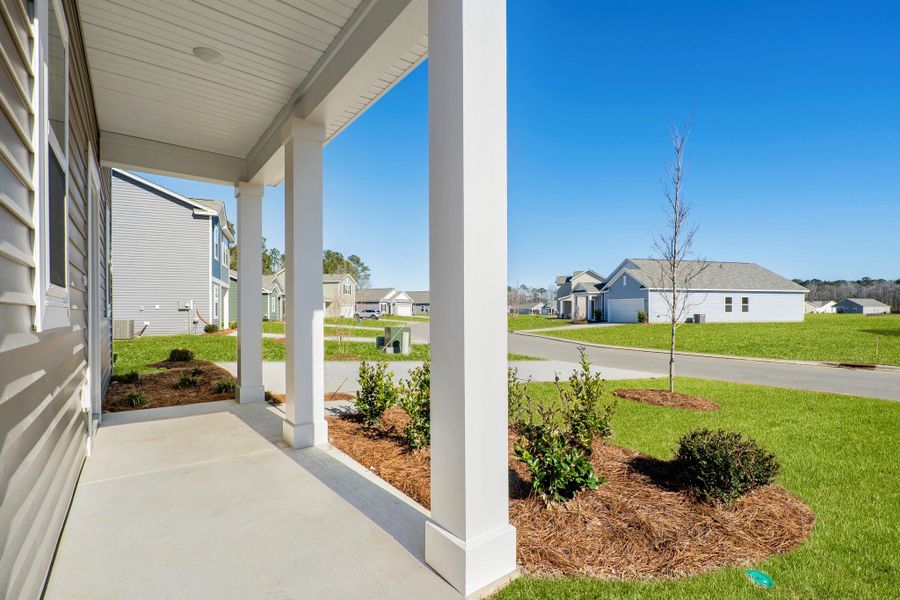 Representative exterior details of a home built from the Mare by Starlight Homes in Andalusia, Loris (Image 4).
