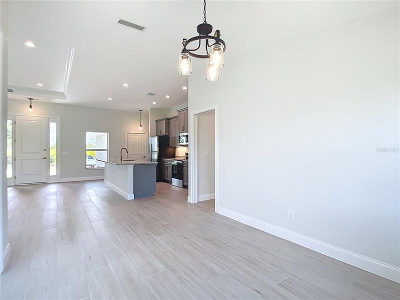 Spacious, unfurnished interior of a new home in , Port Charlotte (Image 27).