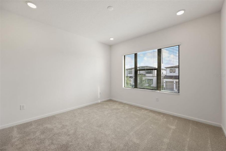 Spacious, unfurnished interior of a new home in , Orlando (Image 20).
