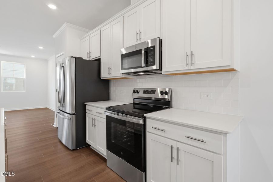 SUN_ElmGrove_Pic_Jackson_QMI_24_Kitchen_