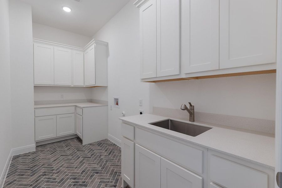 Furnished interior view inside a new home in Provence - 60', Austin (Image 13).