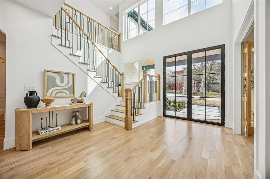 Furnished interior view inside a new home in , Dallas (Image 4).