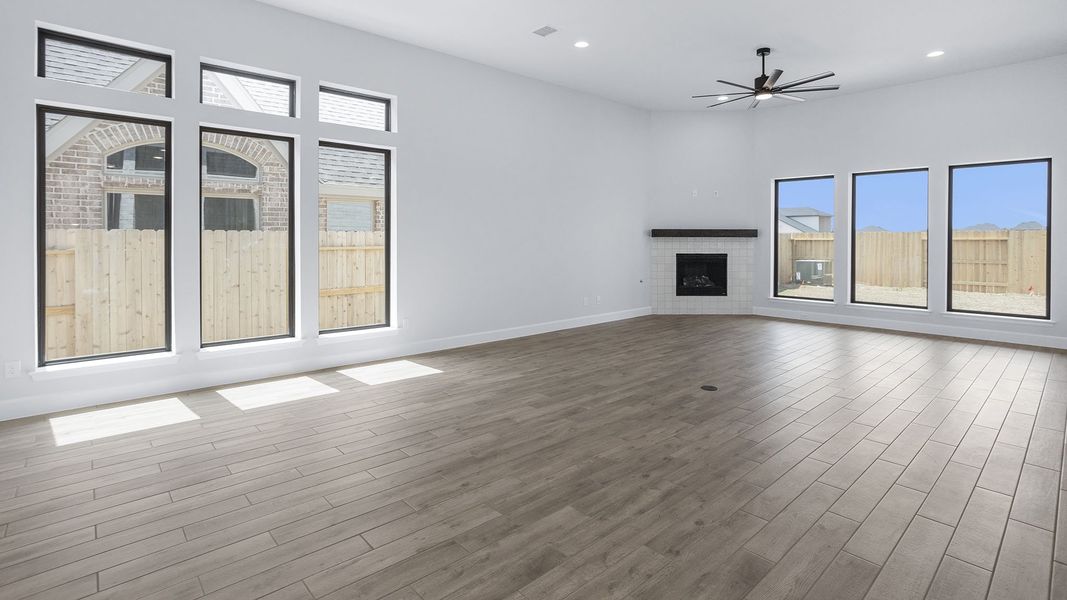 Spacious, unfurnished interior of a new home in Everly, Hockley (Image 21).