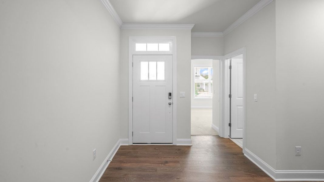 Spacious, unfurnished interior of a new home in Horton Park, Apex (Image 10).