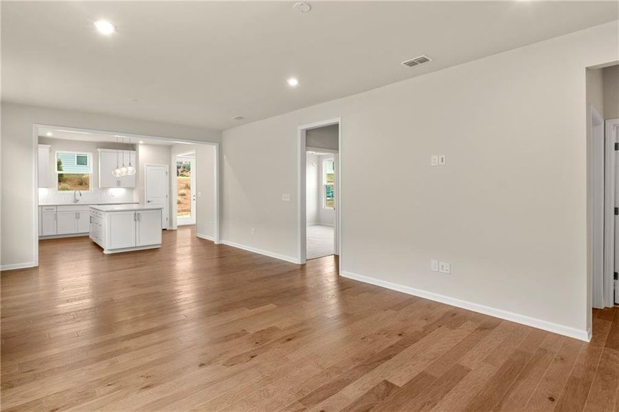 Spacious, unfurnished interior of a new home in Sun City Peachtree, Griffin (Image 10).