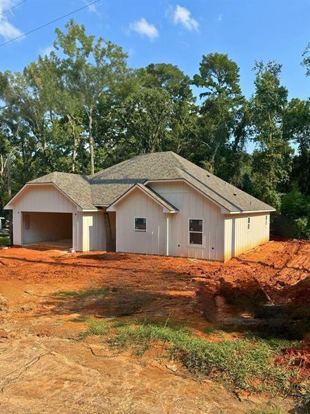 Image 6 of a home in . Image 6 of a home in .