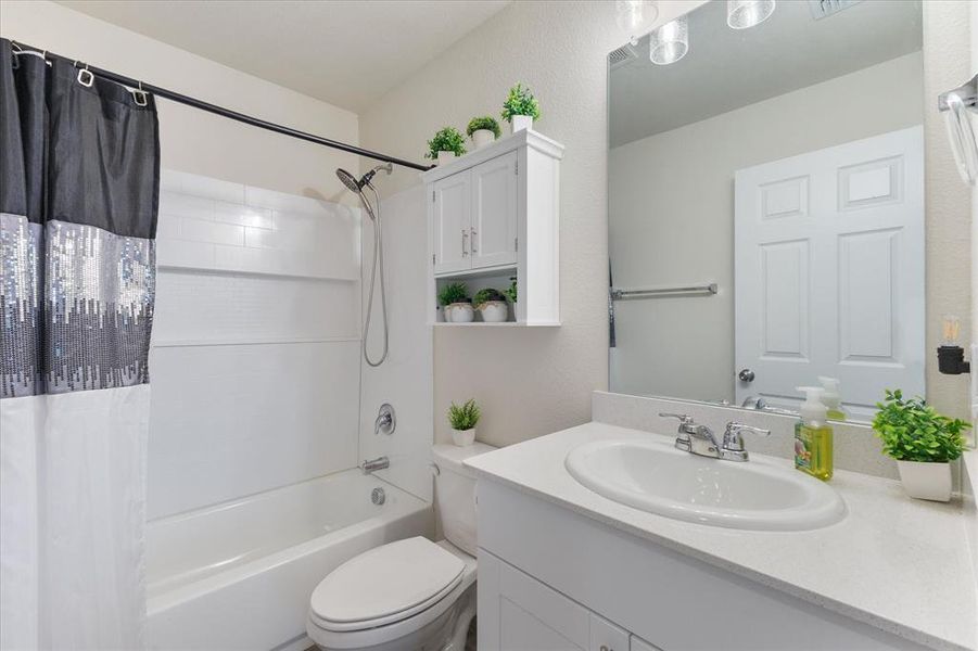 2nd Floor - Bathroom