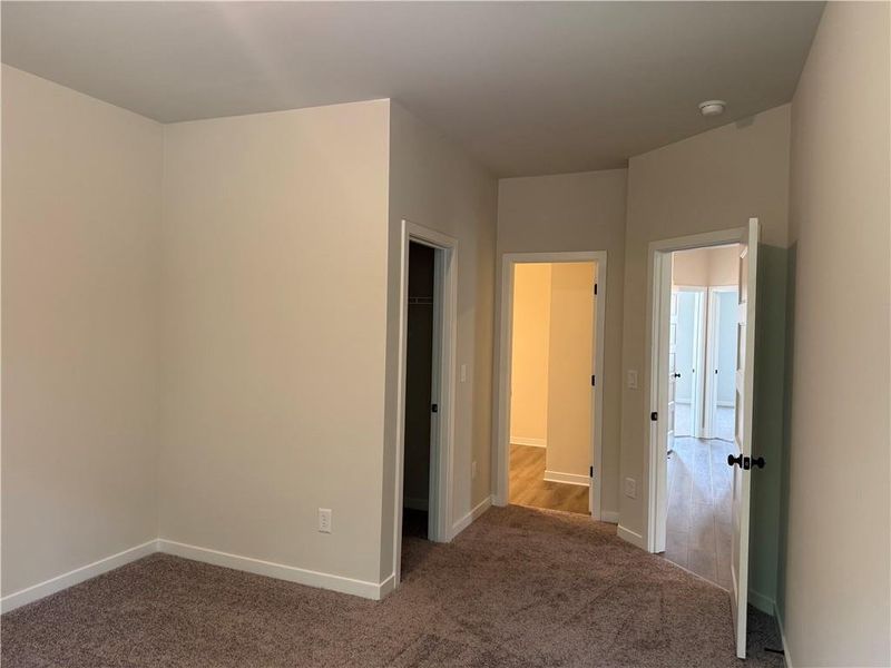 Spacious, unfurnished interior of a new home in Rosewood Lake Estates, Hoschton (Image 40).