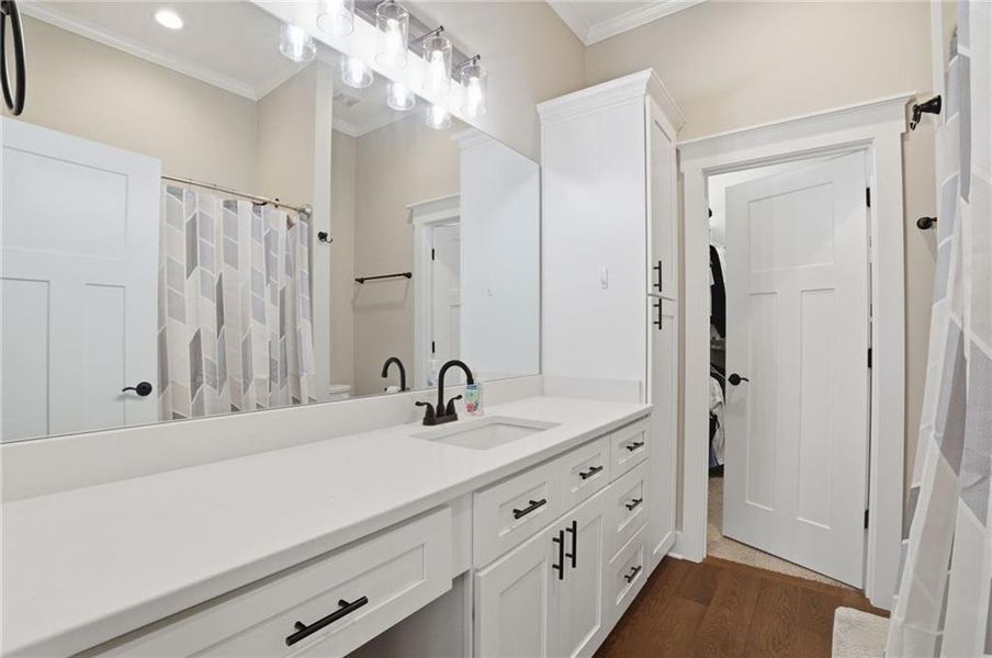 Furnished interior view inside a new home in , Jasper (Image 40).
