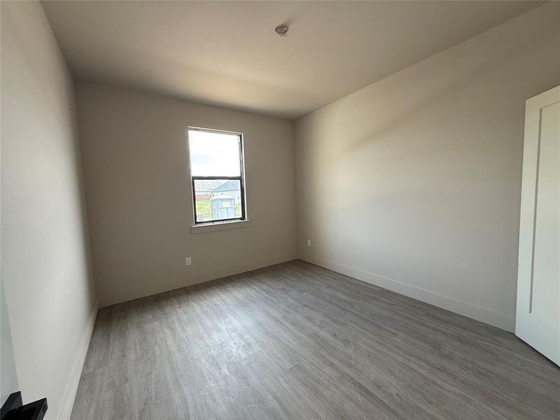 Spacious, unfurnished interior of a new home in Stillwater Lake Estates, Godley (Image 5).
