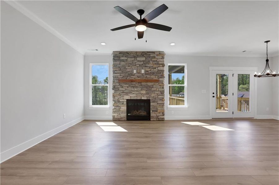 Spacious, unfurnished interior of a new home in Cambridge, Flowery Branch (Image 16).