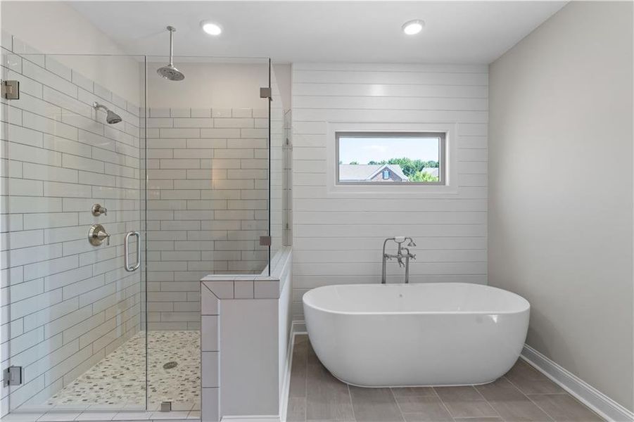 Furnished interior view inside a new home in Bellwyn, Johns Creek (Image 28).