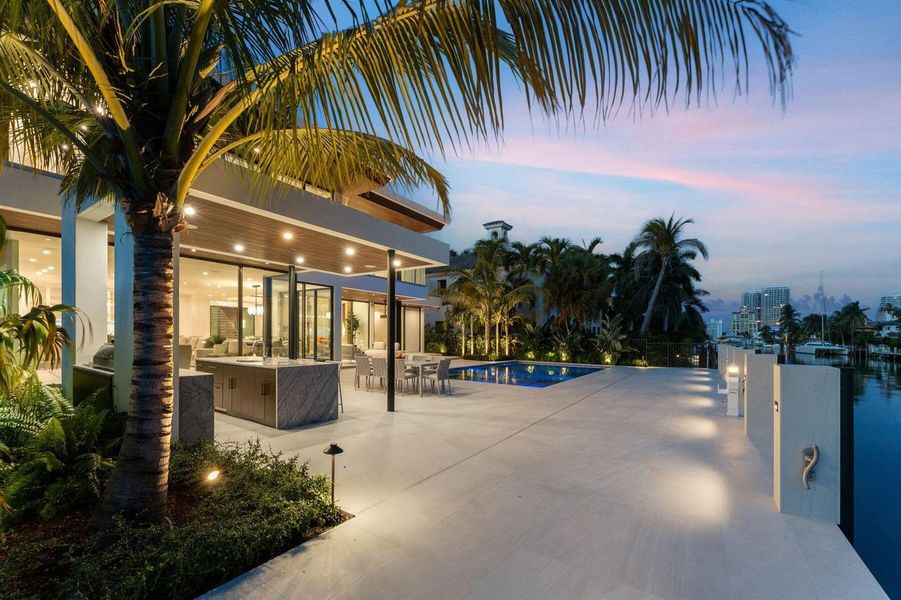 2400 Barcelona Dr_1oakstudios_08