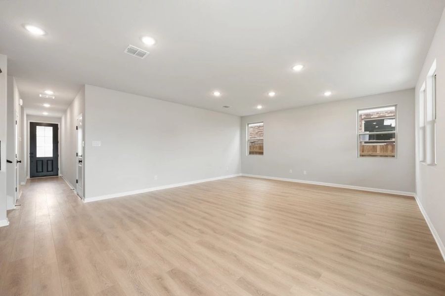 Spacious, unfurnished interior of a new home in Patterson Ranch, Georgetown (Image 26).