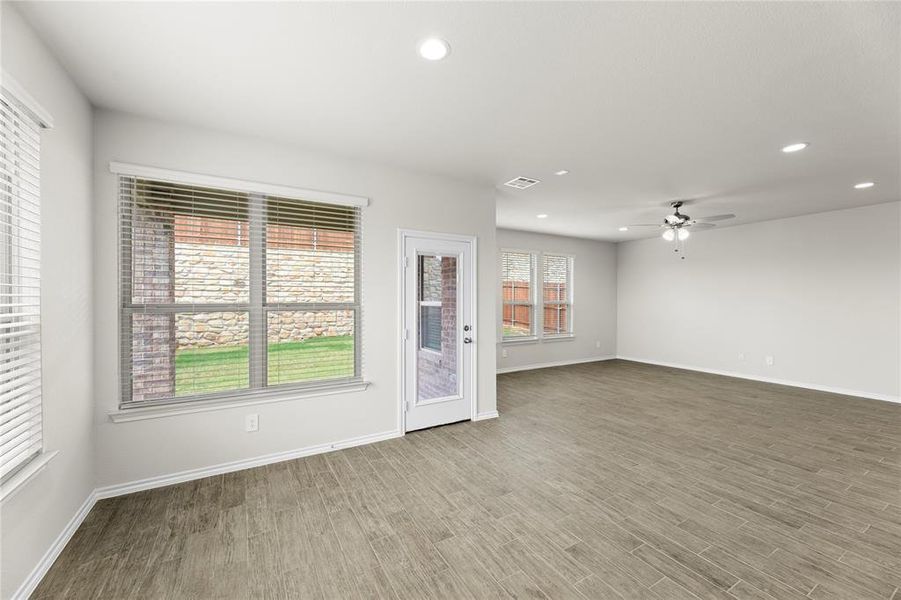 09. 1817 Hazer - Dining (2)