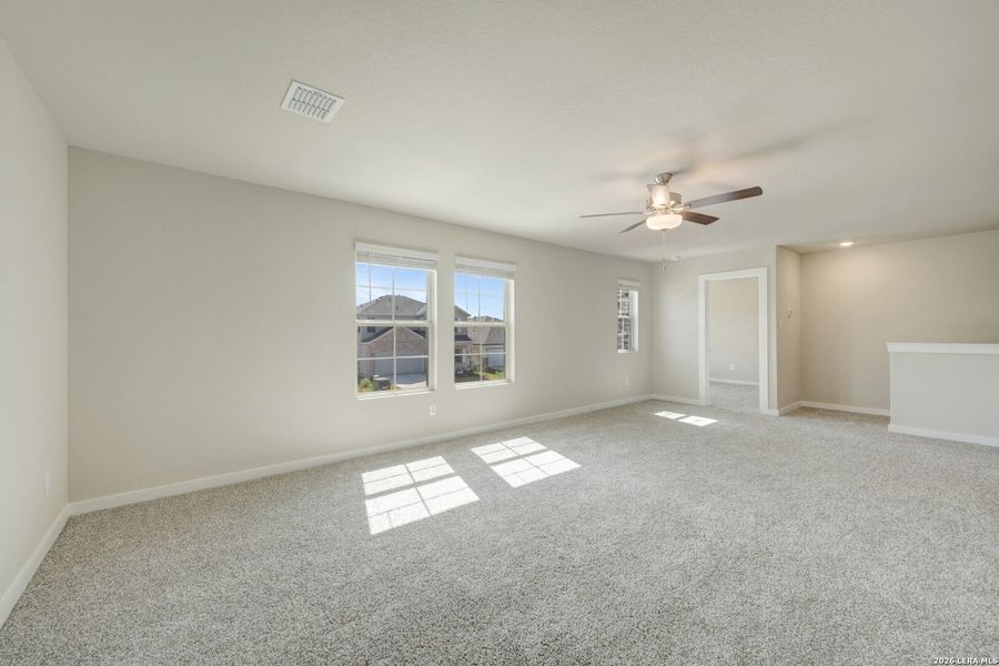 Spacious, unfurnished interior of a new home in Mesquite Ridge, San Antonio (Image 18). Spacious, unfurnished interior of a new home in Mesquite Ridge, San Antonio (Image 18).
