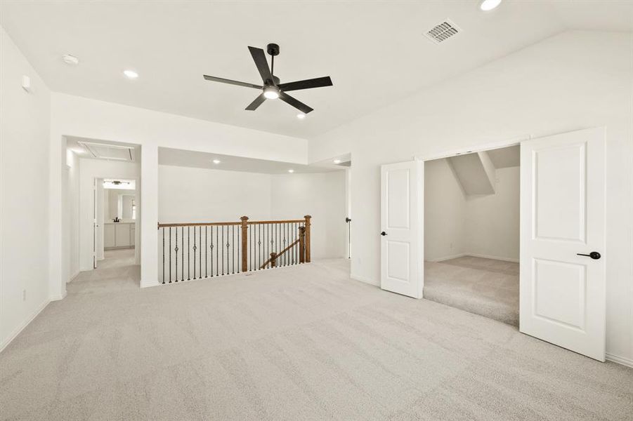 Spacious, unfurnished interior of a new home in Wildflower Ranch 60-65, Fort Worth (Image 20). Spacious, unfurnished interior of a new home in Wildflower Ranch 60-65, Fort Worth (Image 20).