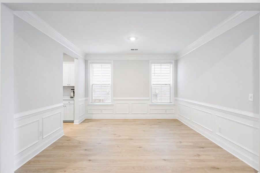 Spacious, unfurnished interior of a new home in Tidewater at Lakes of Cane Bay, Summerville (Image 29).