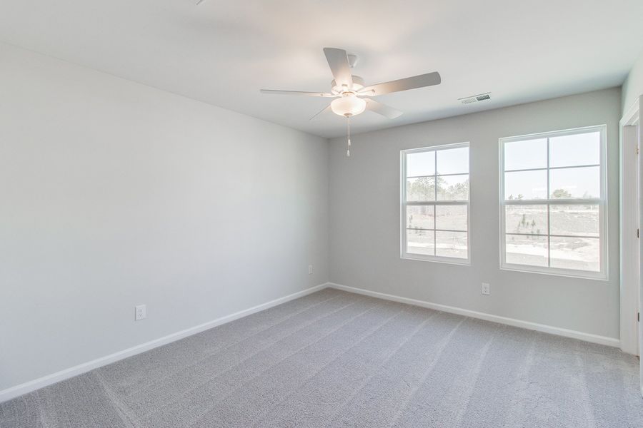 Spacious, unfurnished interior of a new home in Astoria, Columbia (Image 21).
